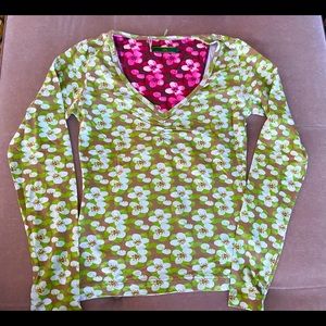 Floral Oilily v-neck long sleeve stretch t-shirt. Fits XS/S. New.